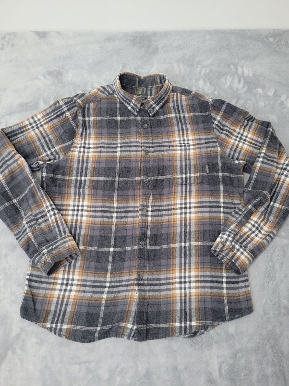 Men’s Eddie Bauer Long Sleeve Brown Flannel Shirt Size Medium Soft Comfortable